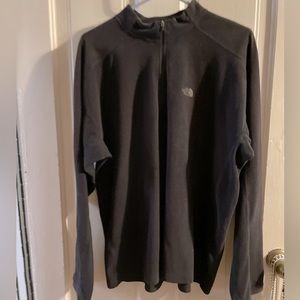 Black north face pull over